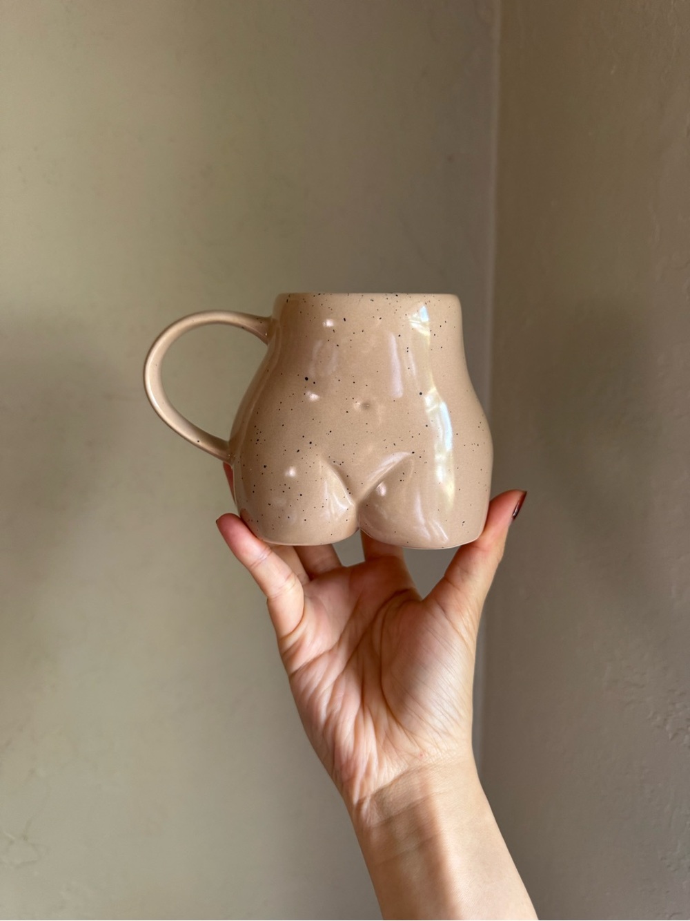 Urban Outfitters Female Form Butt Hips Mug in Speckled Sand